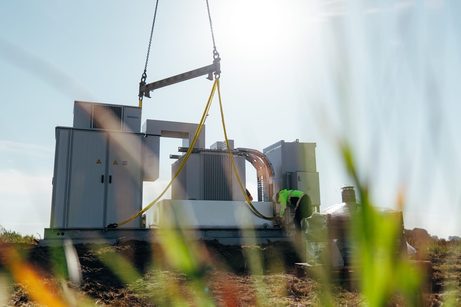 Rij batterijcontainers van AQ Storage